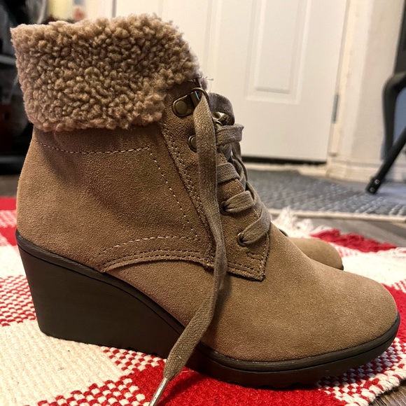 Wedge Heel ladies booties in size 8 - Picture 1 of 6